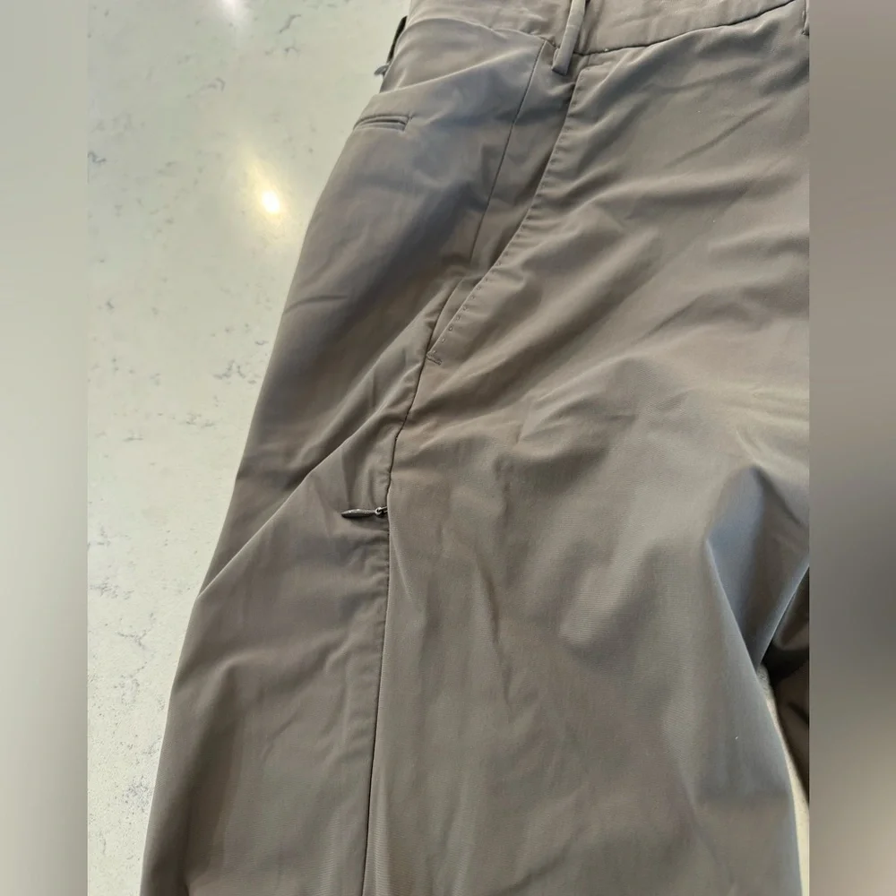 PT01 Kinetic Active Lux Trouser Pants in Tan Men’s Size 32 zip pockets